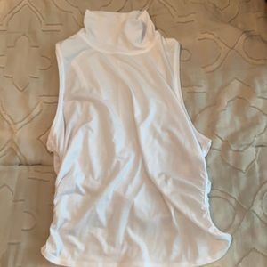 Lululemon women’s tank, cinched on the sides